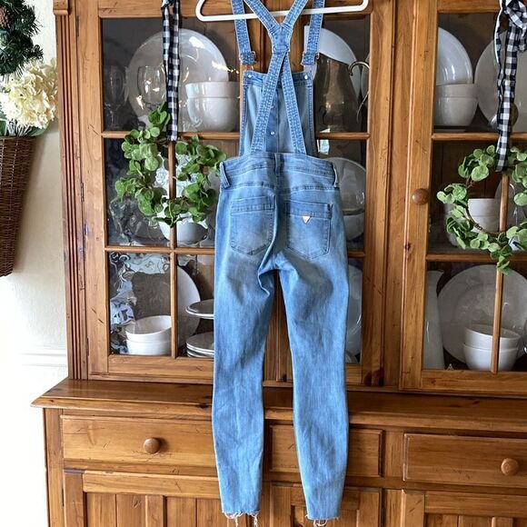 Guess Distressed Light Wash Rose Button Front Skinny Overalls Women’s 25 EUC - Picture 7 of 14